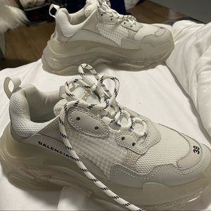 Balenciagas triple s . Size 38 . 8 us